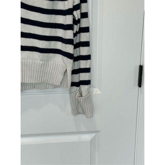 Abercrombie & Fitch White and Navy Striped Collared Sweater Size Small - Picture 4 of 8